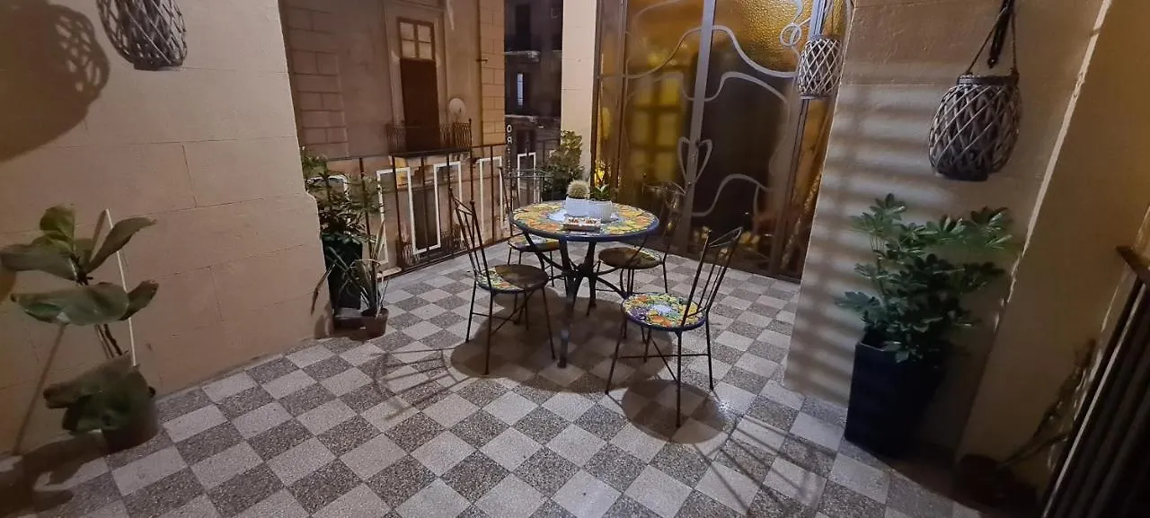 Ballaro Guest House Palermo 2*,  Italia