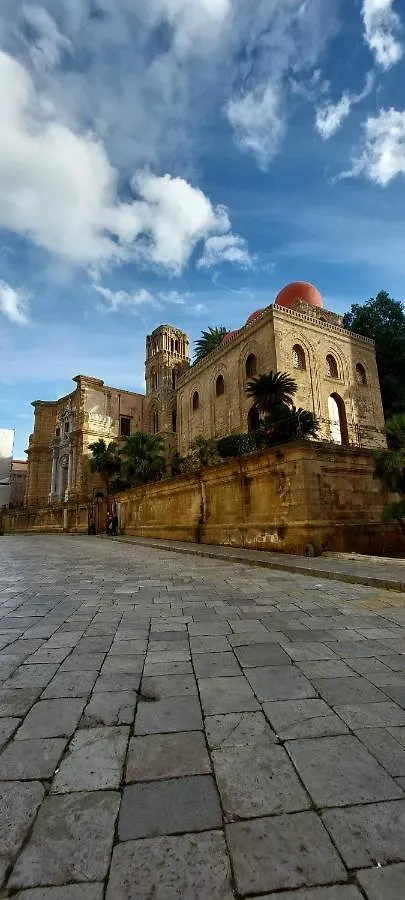 Ballaro Guest House Palermo 2*,  Italia